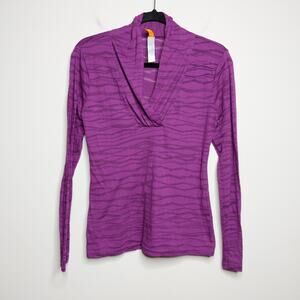 Lucy Zig Zag Post Practice Shirt - Size S - EUC